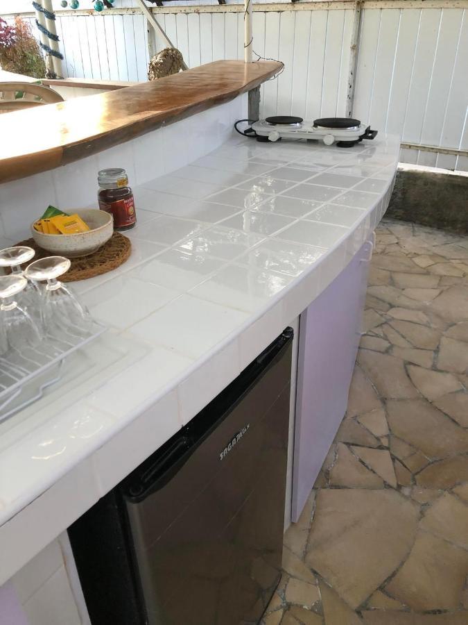Fare Temanea Hotel Papetoai Kültér fotó